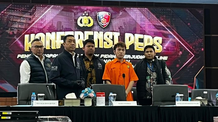 Buron Paling Dicari Kepolisian China Berhasil Ditangkap di Bandara Soekarno-Hatta Tangerang