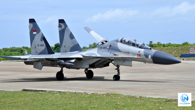 Momen Epik: Dua Jet Tempur Sukhoi TNI AU Kawal Pesawat Presiden Belarus di Langit Indonesia