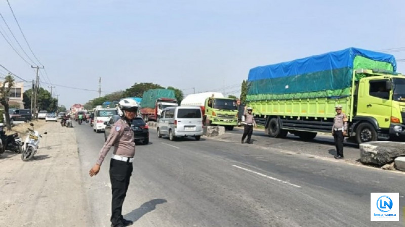 Tragis! Pikap Bermuatan 17 Tamu Pernikahan Tabrakan Beruntun di Pantura Indramayu, 12 Orang Tewas
